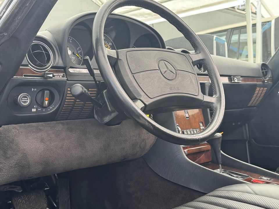 1988 Mercedes-Benz 560-Class