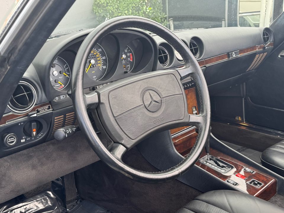 1988 Mercedes-Benz 560-Class