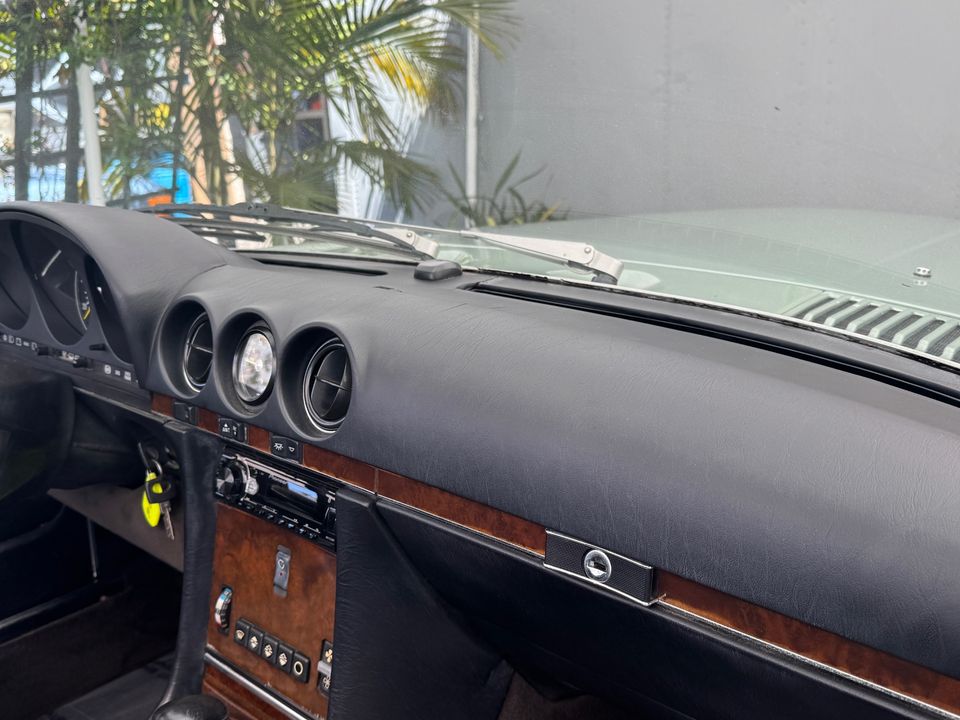 1988 Mercedes-Benz 560-Class