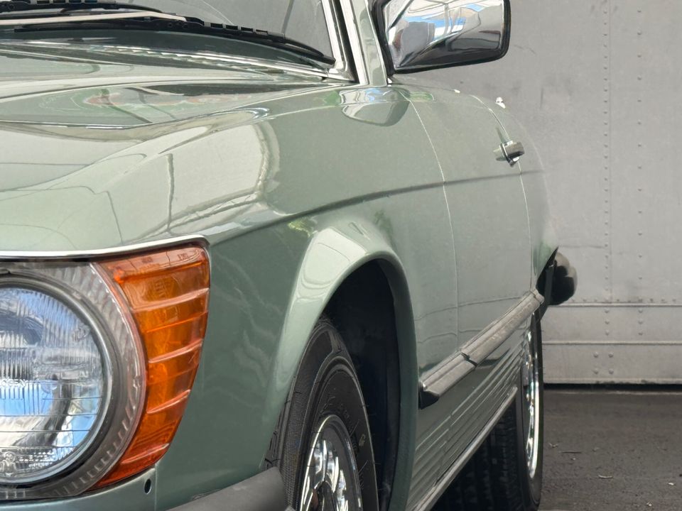 1988 Mercedes-Benz 560-Class
