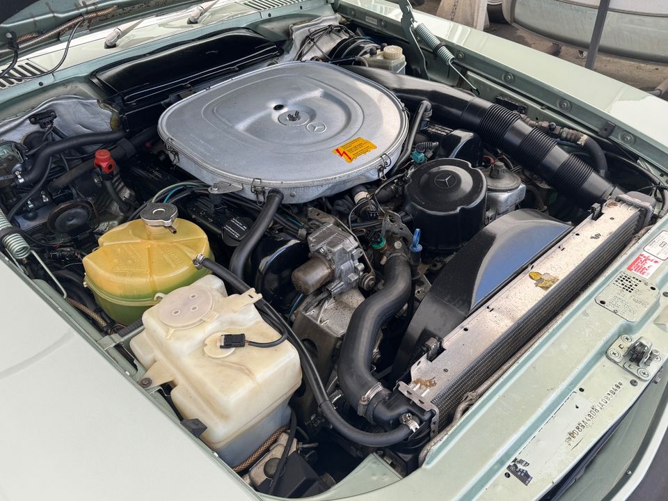 1988 Mercedes-Benz 560-Class
