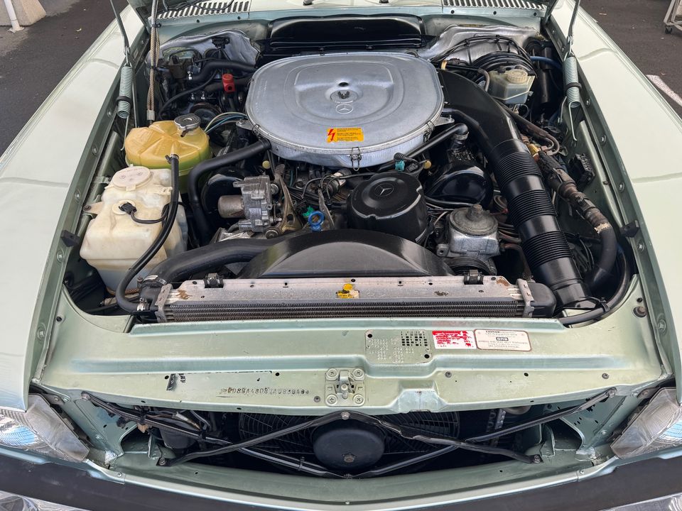 1988 Mercedes-Benz 560-Class