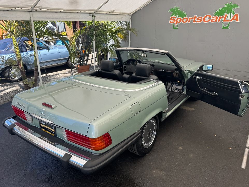 1988 Mercedes-Benz 560-Class