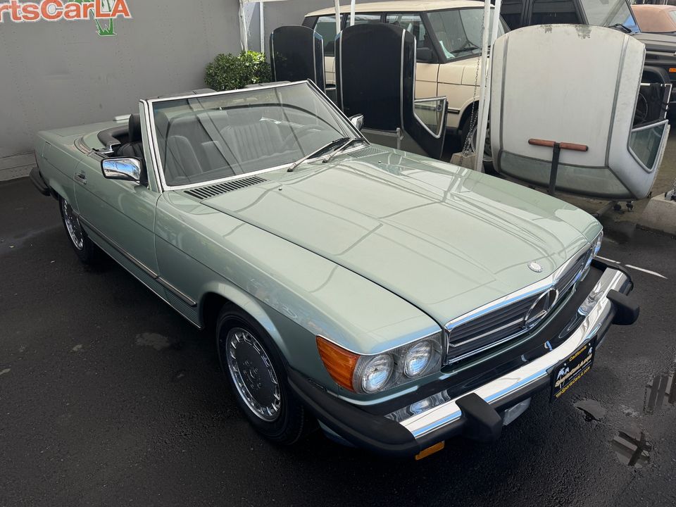 1988 Mercedes-Benz 560-Class