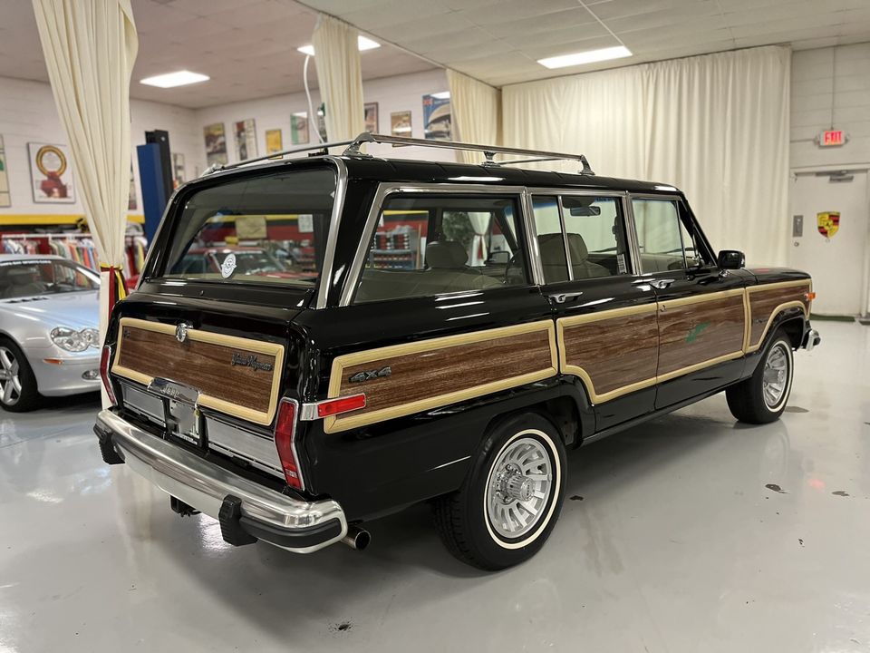 1990 Jeep Grand Wagoneer