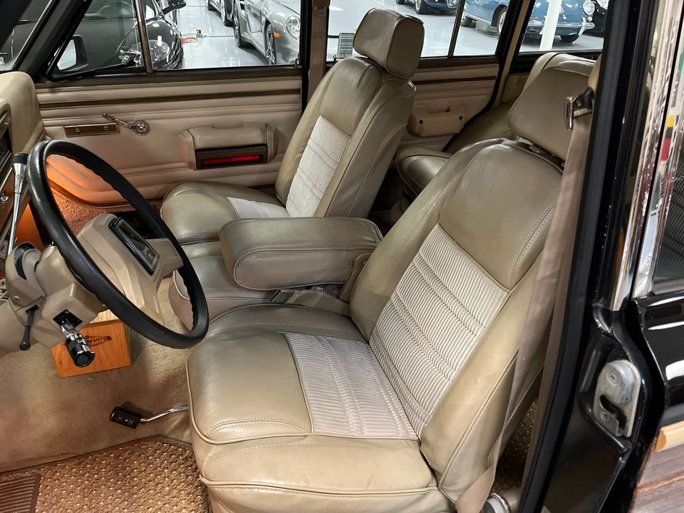1990 Jeep Grand Wagoneer