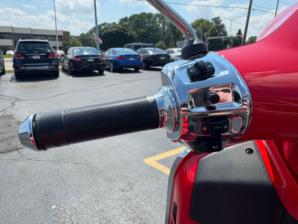 2025 VESPA GTS Super 310