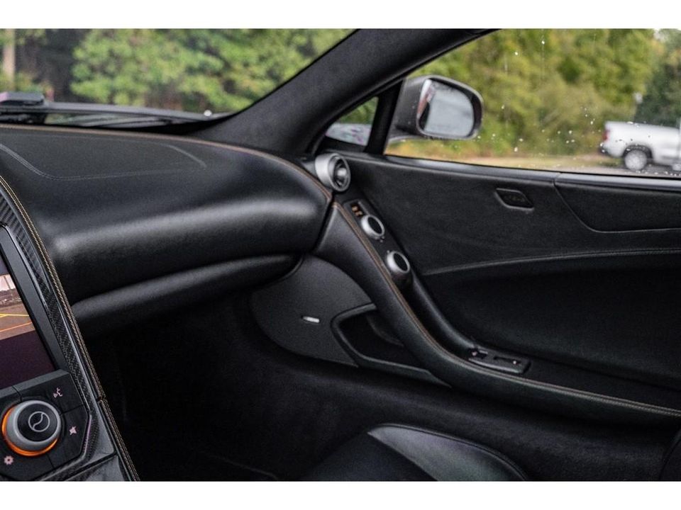 2015 McLaren 650s