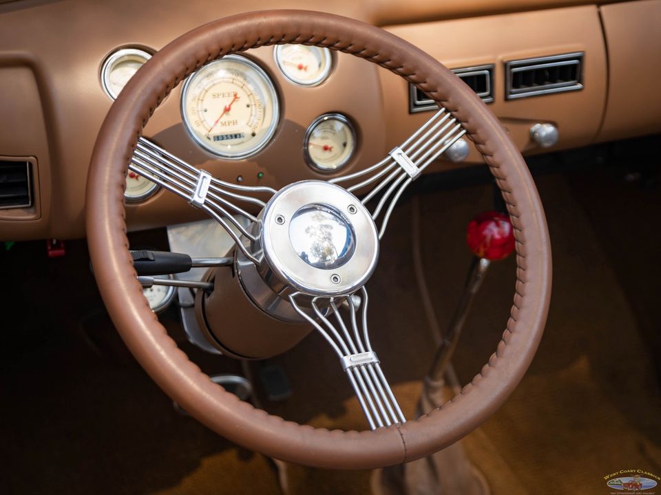 1940 Ford Deluxe