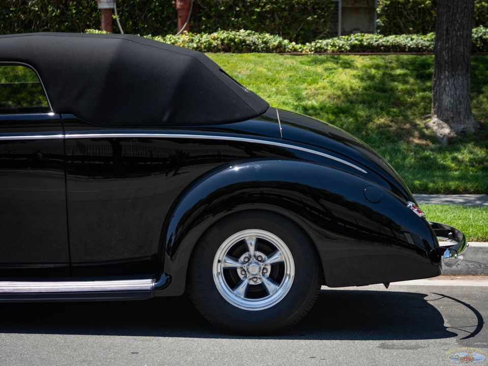 1940 Ford Deluxe