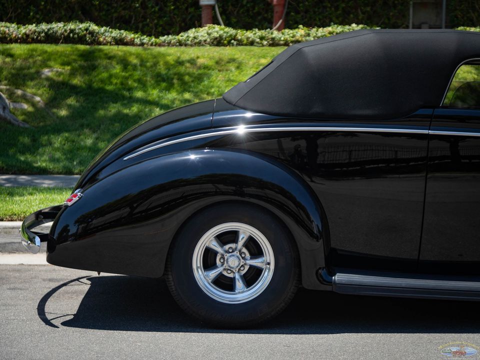 1940 Ford Deluxe