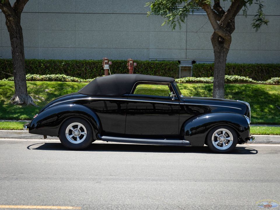 1940 Ford Deluxe