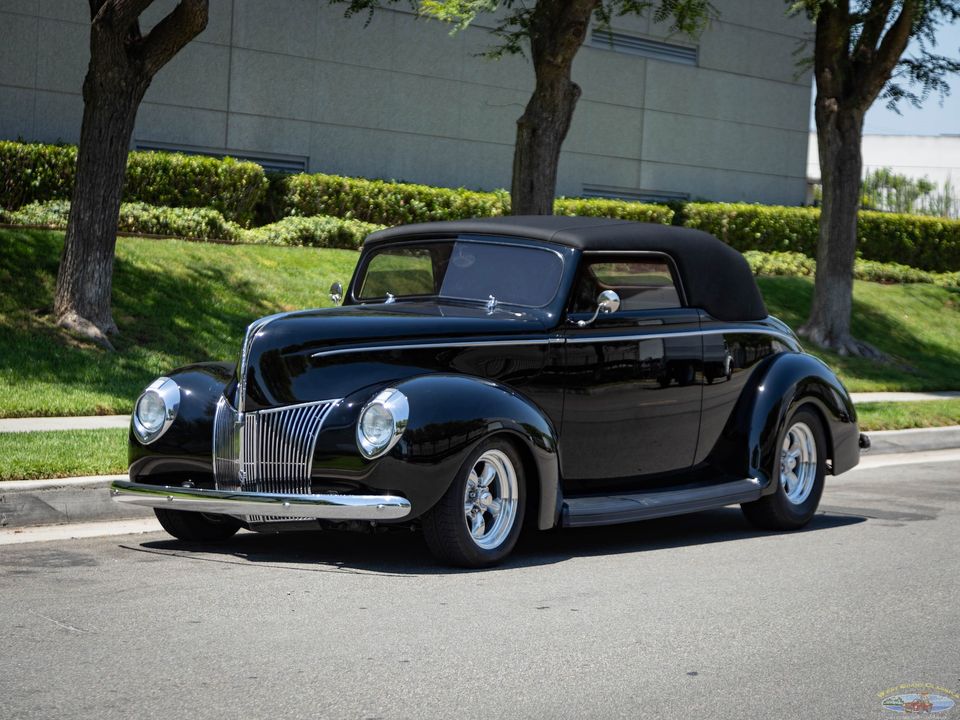 1940 Ford Deluxe