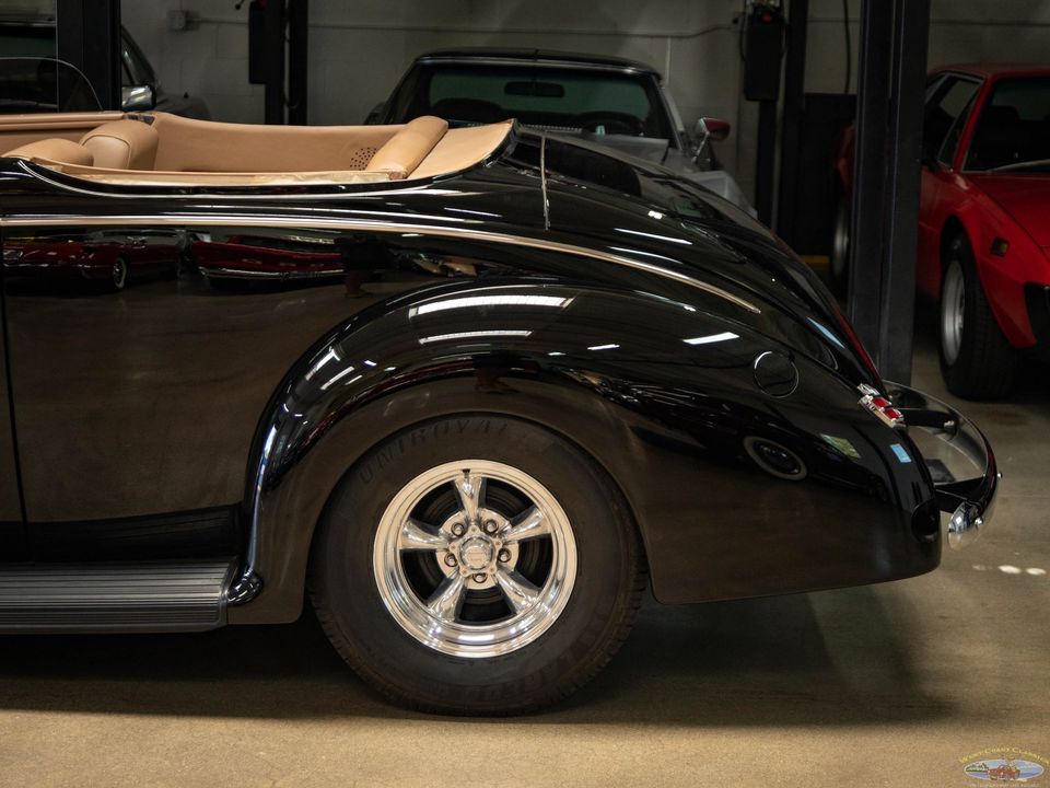 1940 Ford Deluxe