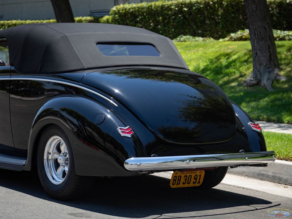 1940 Ford Deluxe