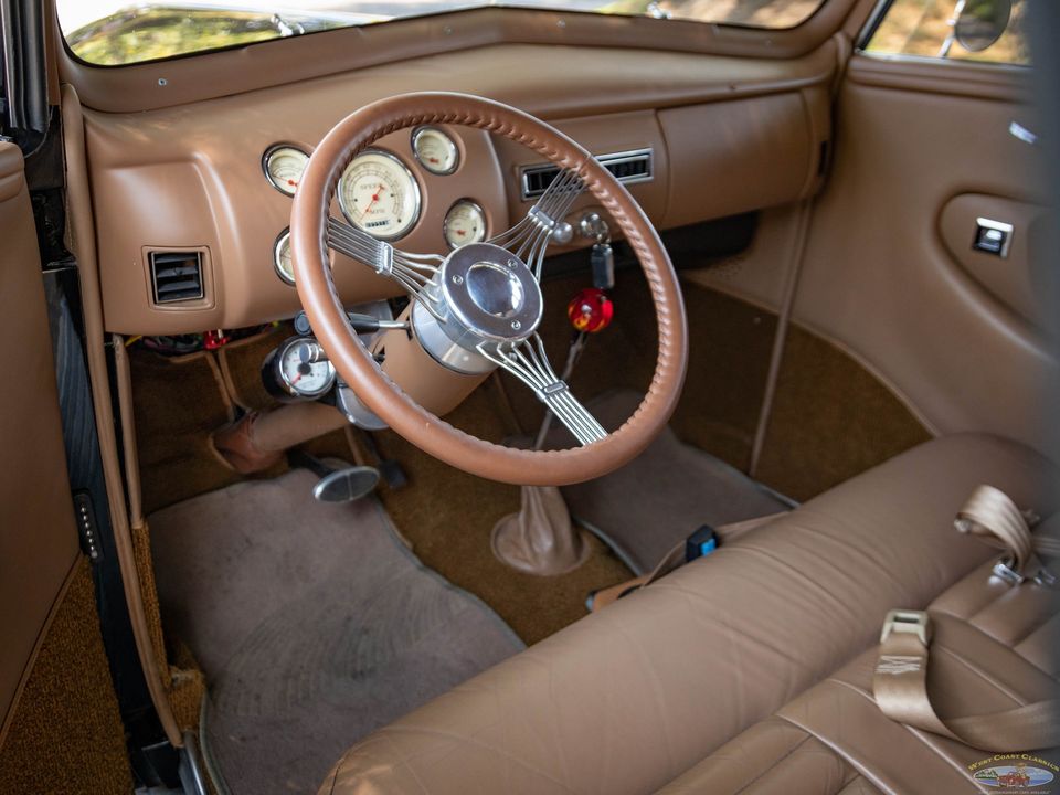 1940 Ford Deluxe