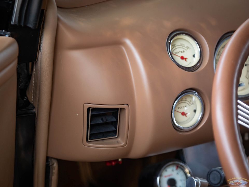 1940 Ford Deluxe