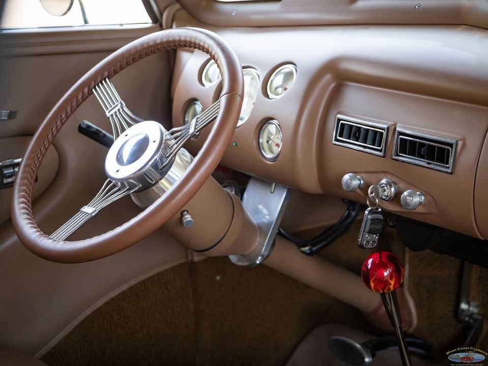 1940 Ford Deluxe