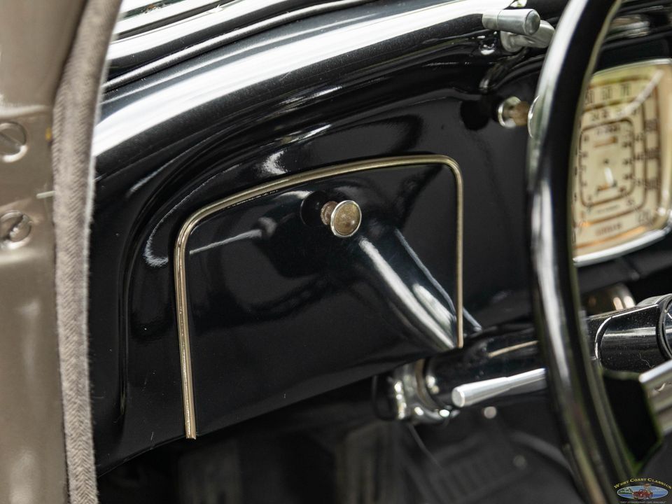 1936 Chrysler Airflow Series C-11