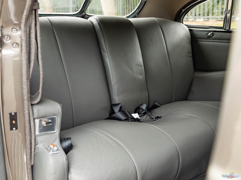 1936 Chrysler Airflow Series C-11