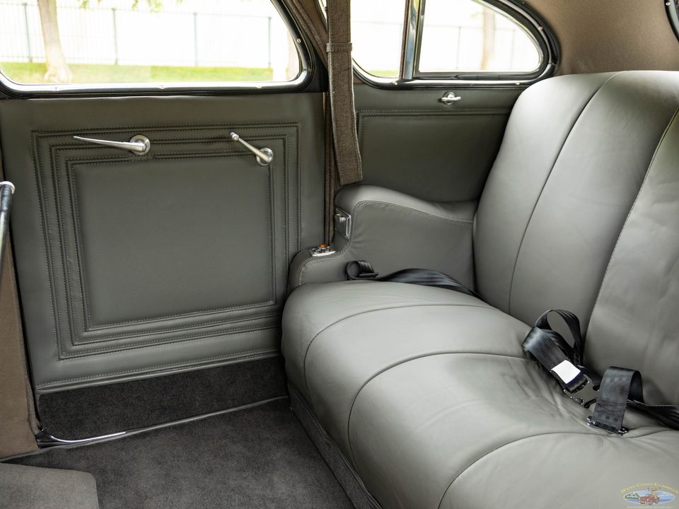 1936 Chrysler Airflow Series C-11
