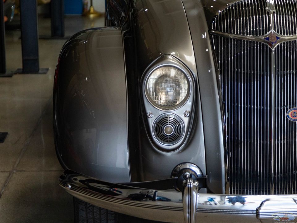 1936 Chrysler Airflow Series C-11