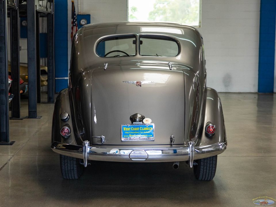 1936 Chrysler Airflow Series C-11