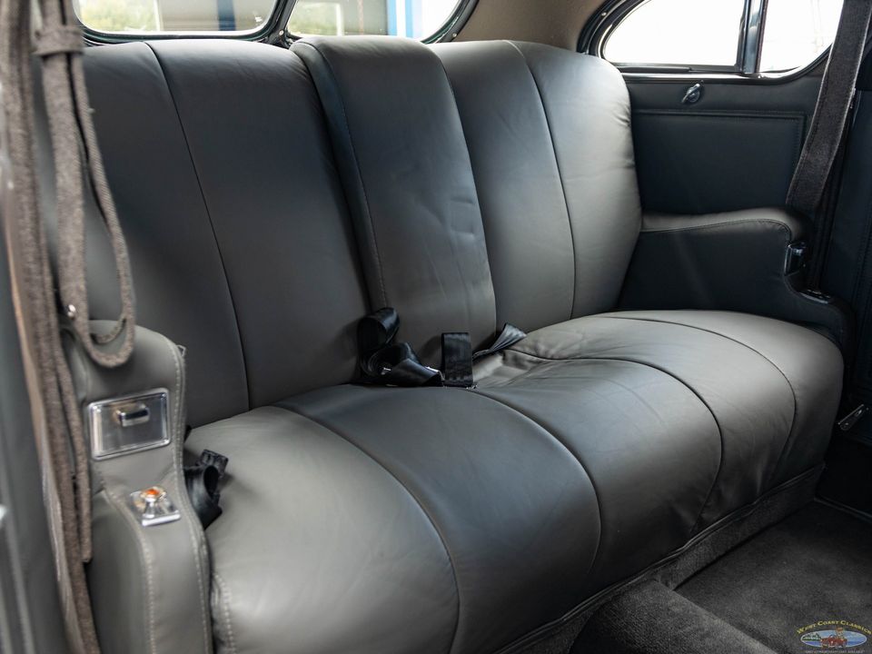 1936 Chrysler Airflow Series C-11