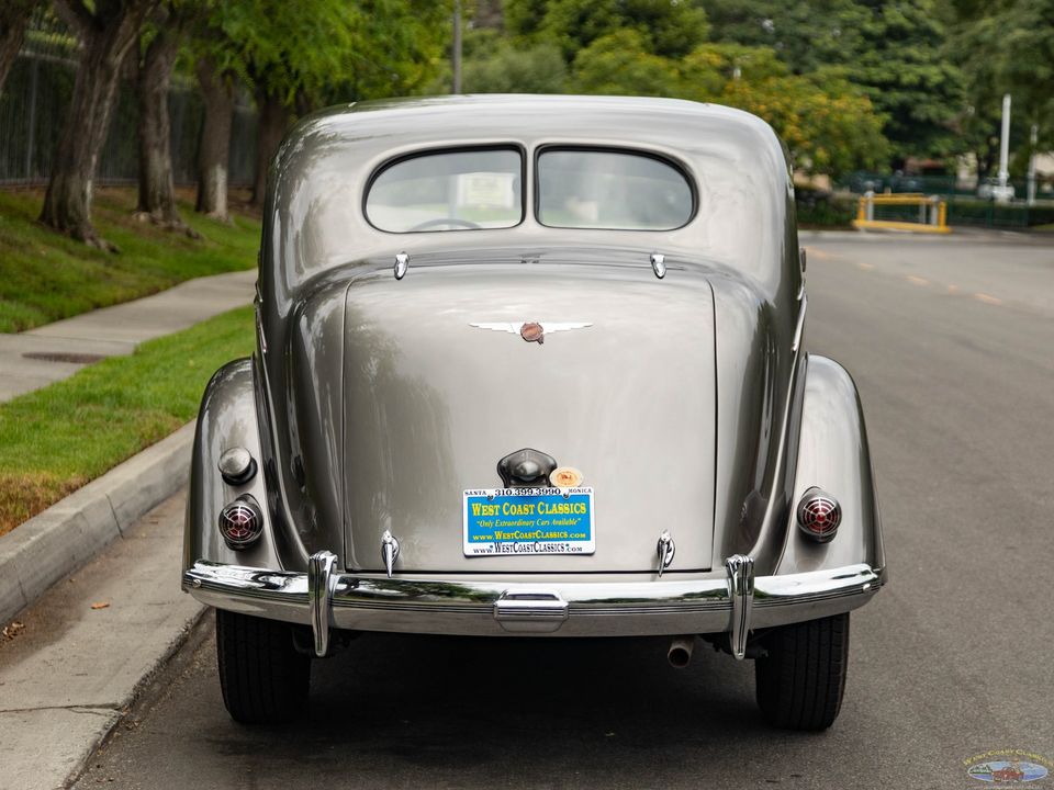 1936 Chrysler Airflow Series C-11