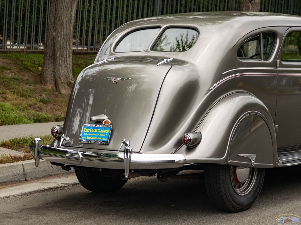 1936 Chrysler Airflow Series C-11