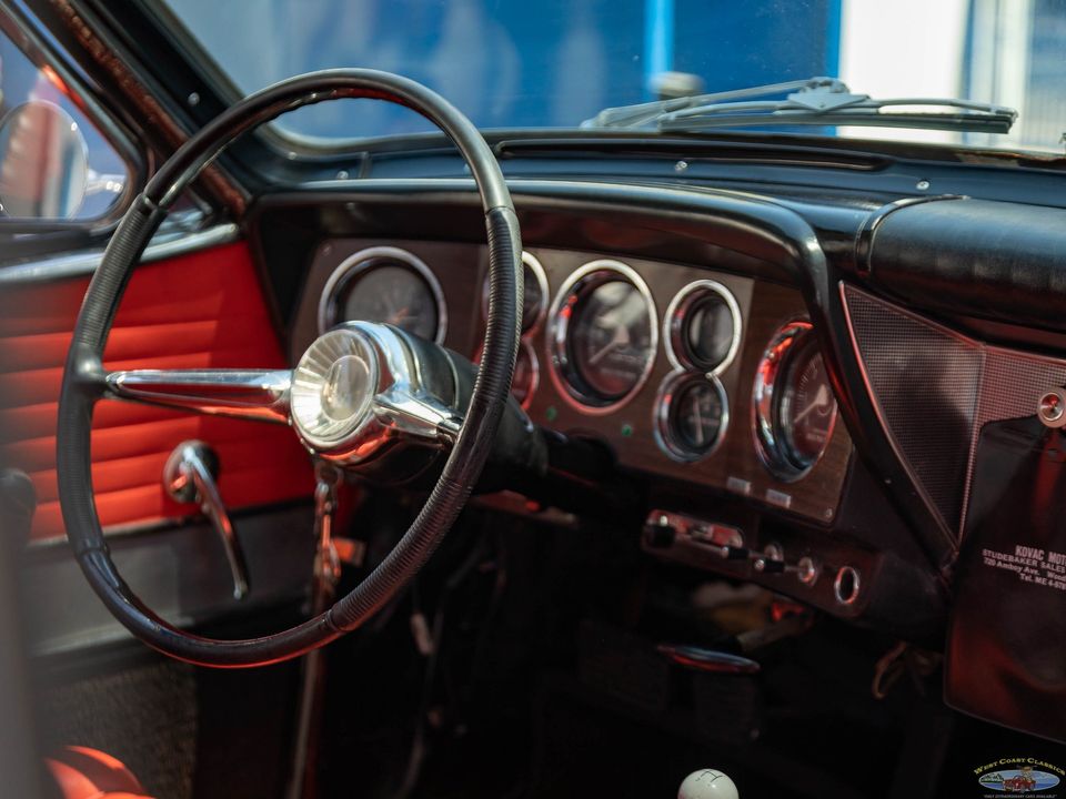 1962 Studebaker Gran Turismo Hawk