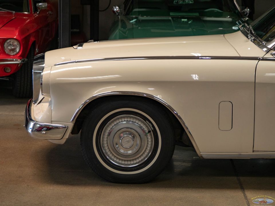 1962 Studebaker Gran Turismo Hawk