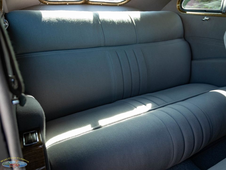 1937 Chrysler Airflow Series C-17