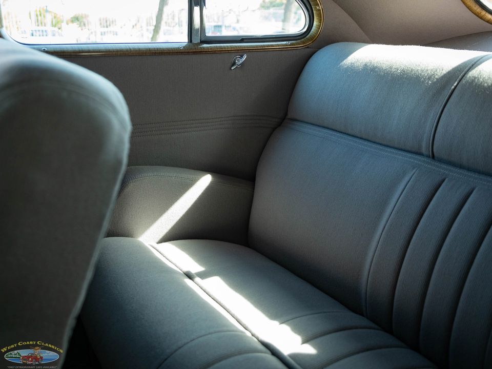 1937 Chrysler Airflow Series C-17