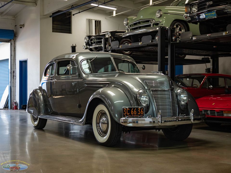 1937 Chrysler Airflow Series C-17