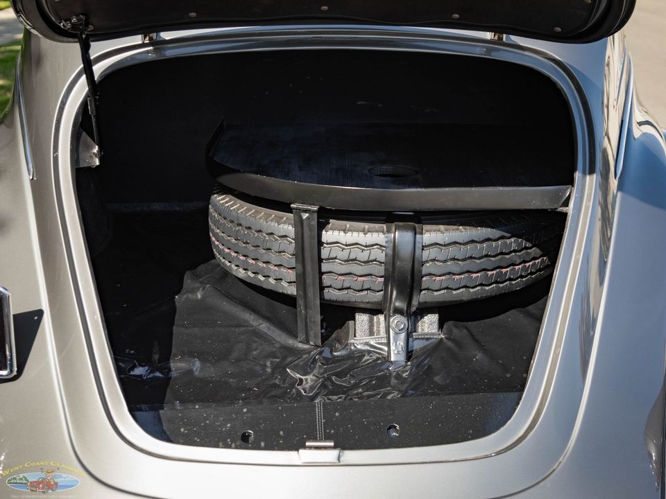 1937 Chrysler Airflow Series C-17