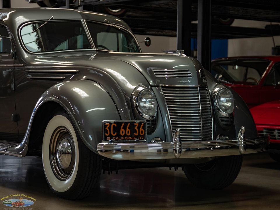 1937 Chrysler Airflow Series C-17