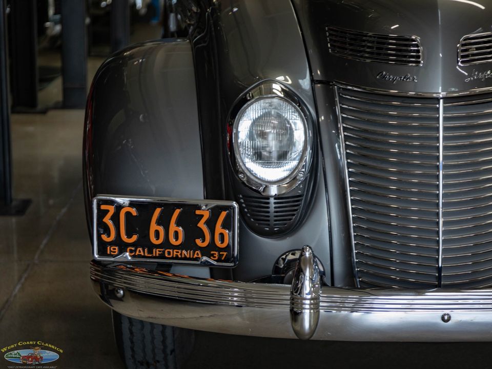 1937 Chrysler Airflow Series C-17