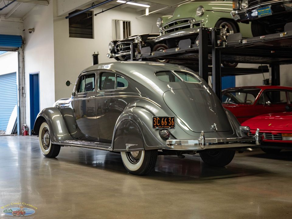 1937 Chrysler Airflow Series C-17