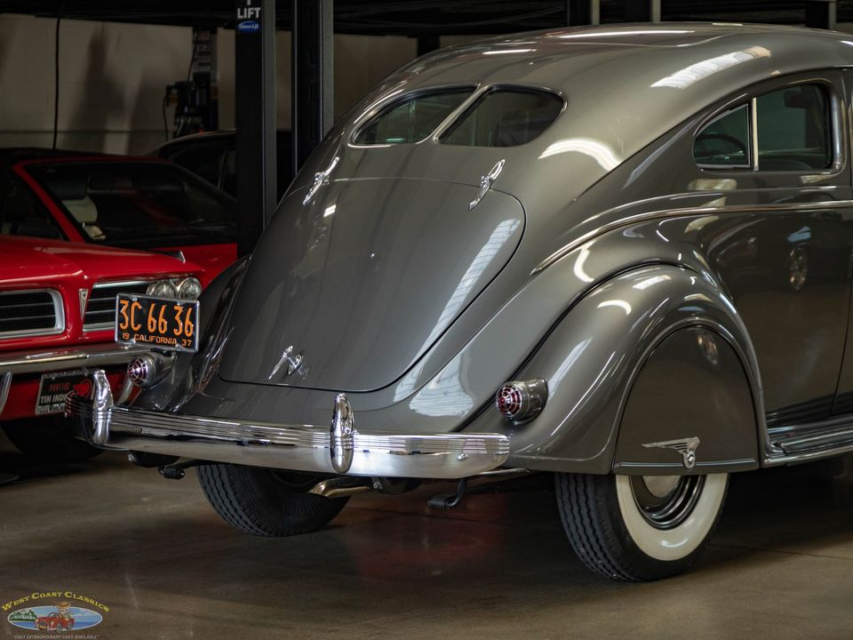 1937 Chrysler Airflow Series C-17