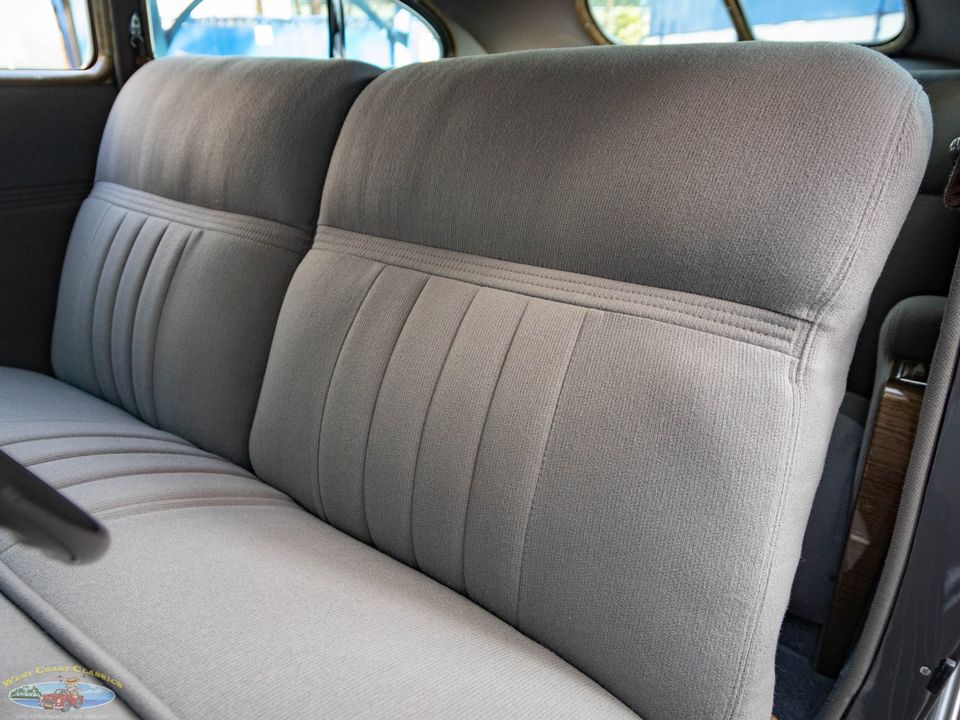 1937 Chrysler Airflow Series C-17