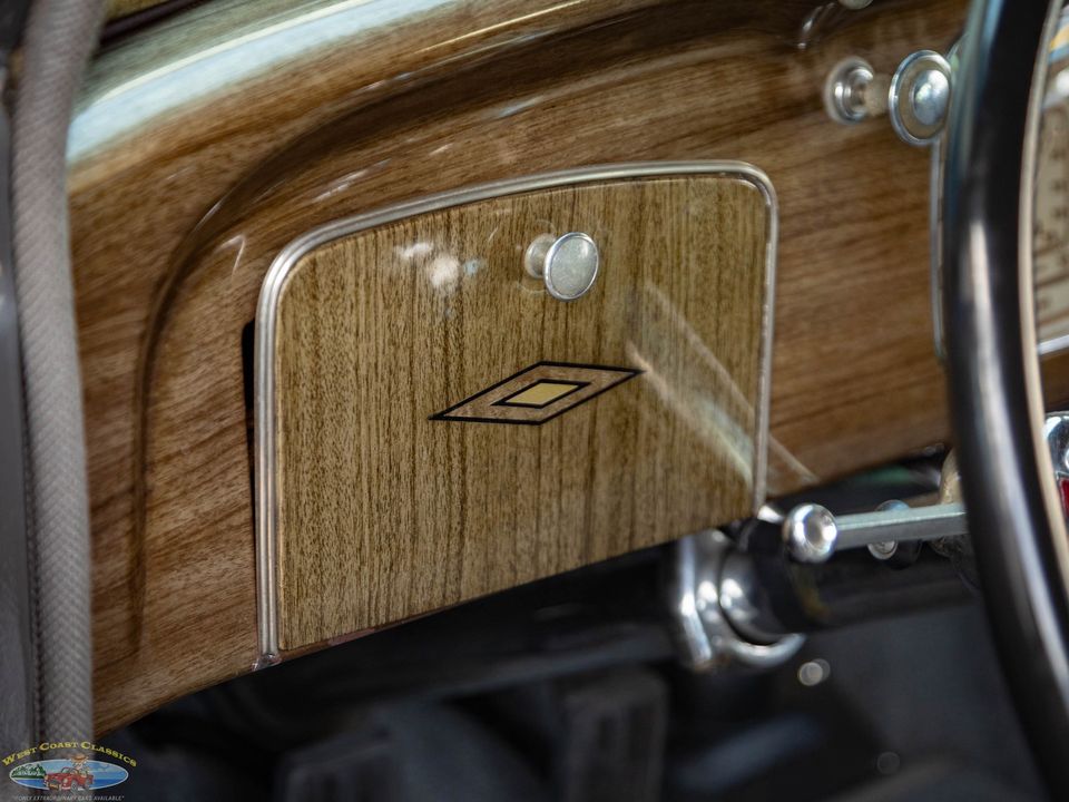 1937 Chrysler Airflow Series C-17