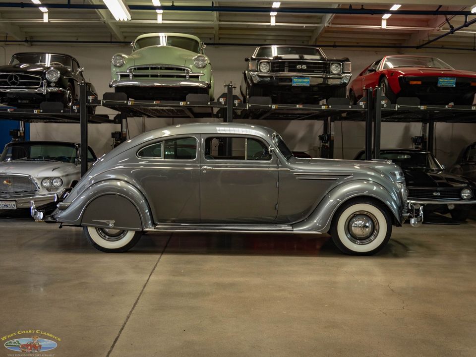 1937 Chrysler Airflow Series C-17