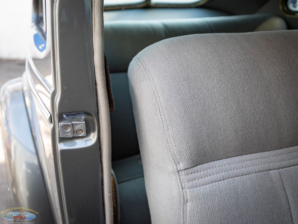 1937 Chrysler Airflow Series C-17