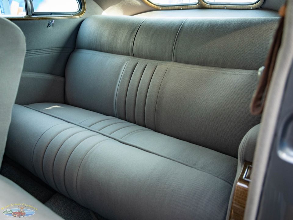 1937 Chrysler Airflow Series C-17