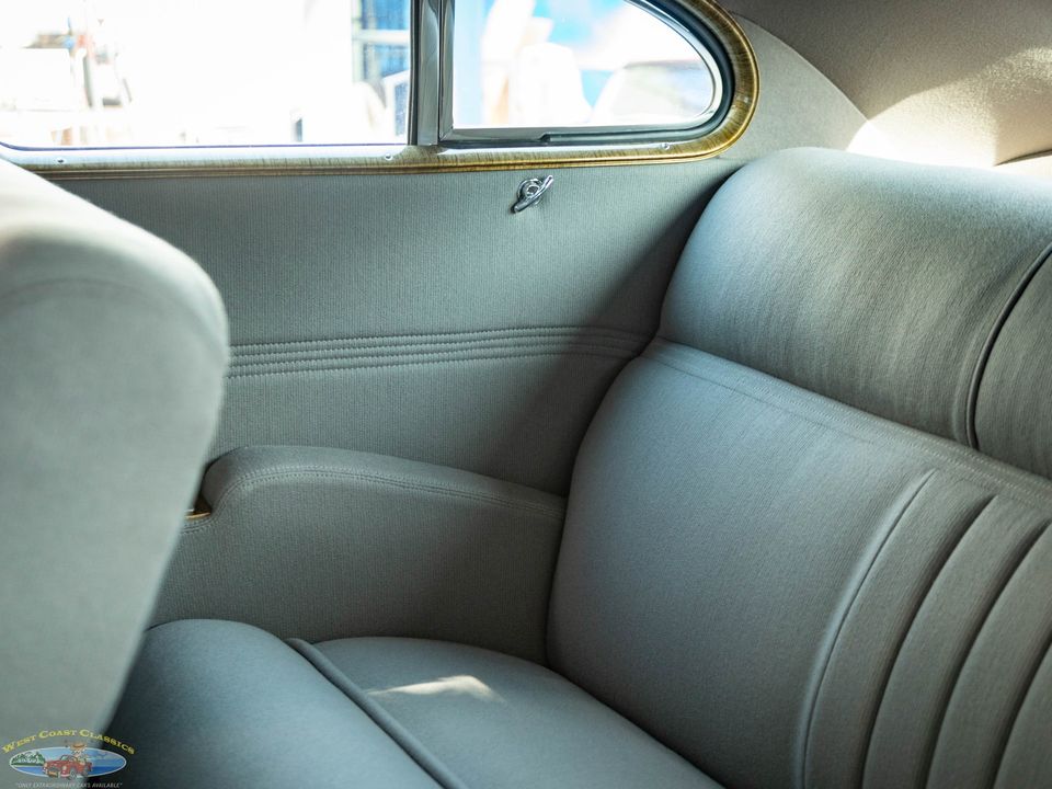 1937 Chrysler Airflow Series C-17