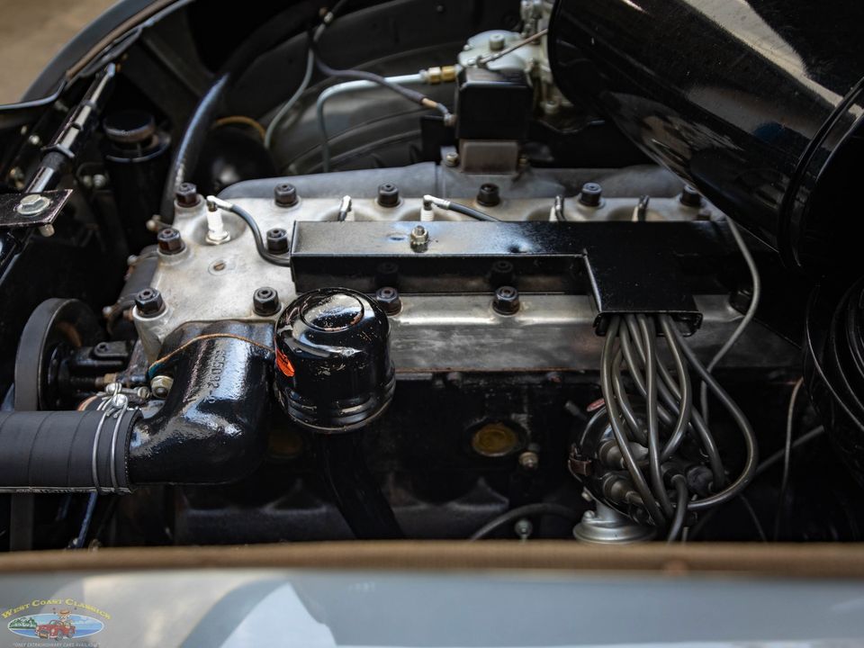 1937 Chrysler Airflow Series C-17