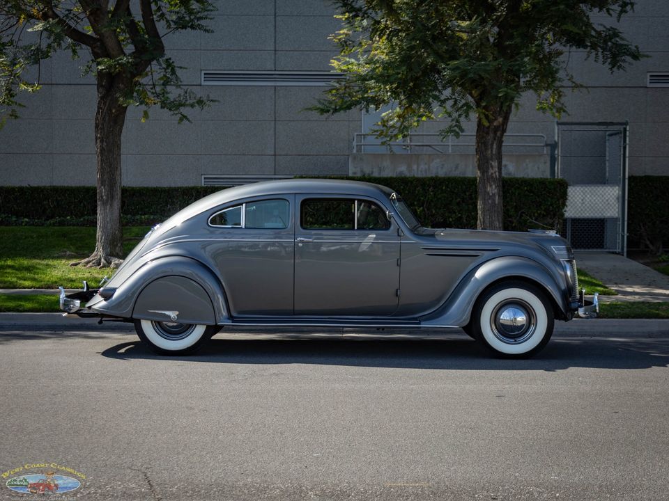 1937 Chrysler Airflow Series C-17