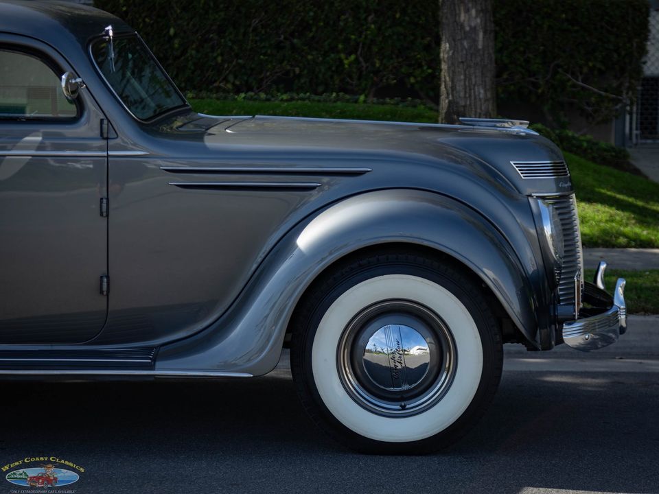 1937 Chrysler Airflow Series C-17