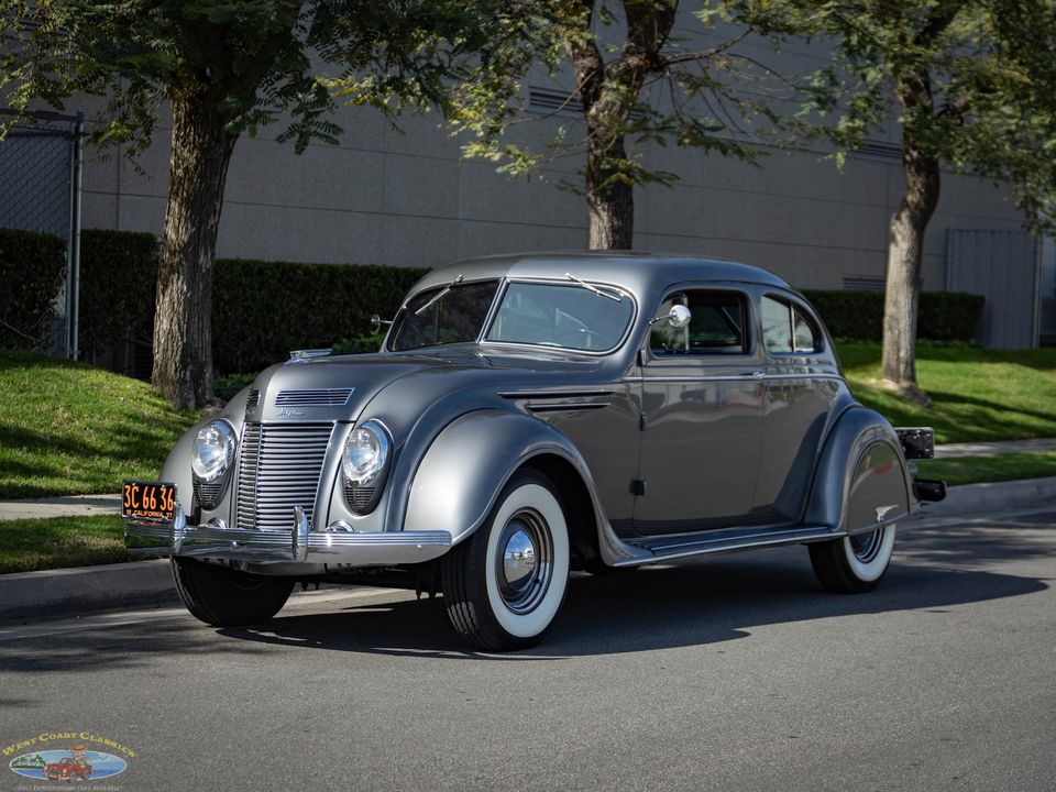 1937 Chrysler Airflow Series C-17